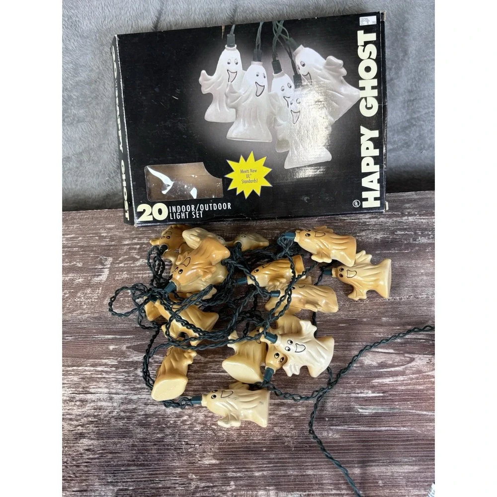 Vintage Happy Ghost Halloween String Lights Green Cord 20 Ghosts works